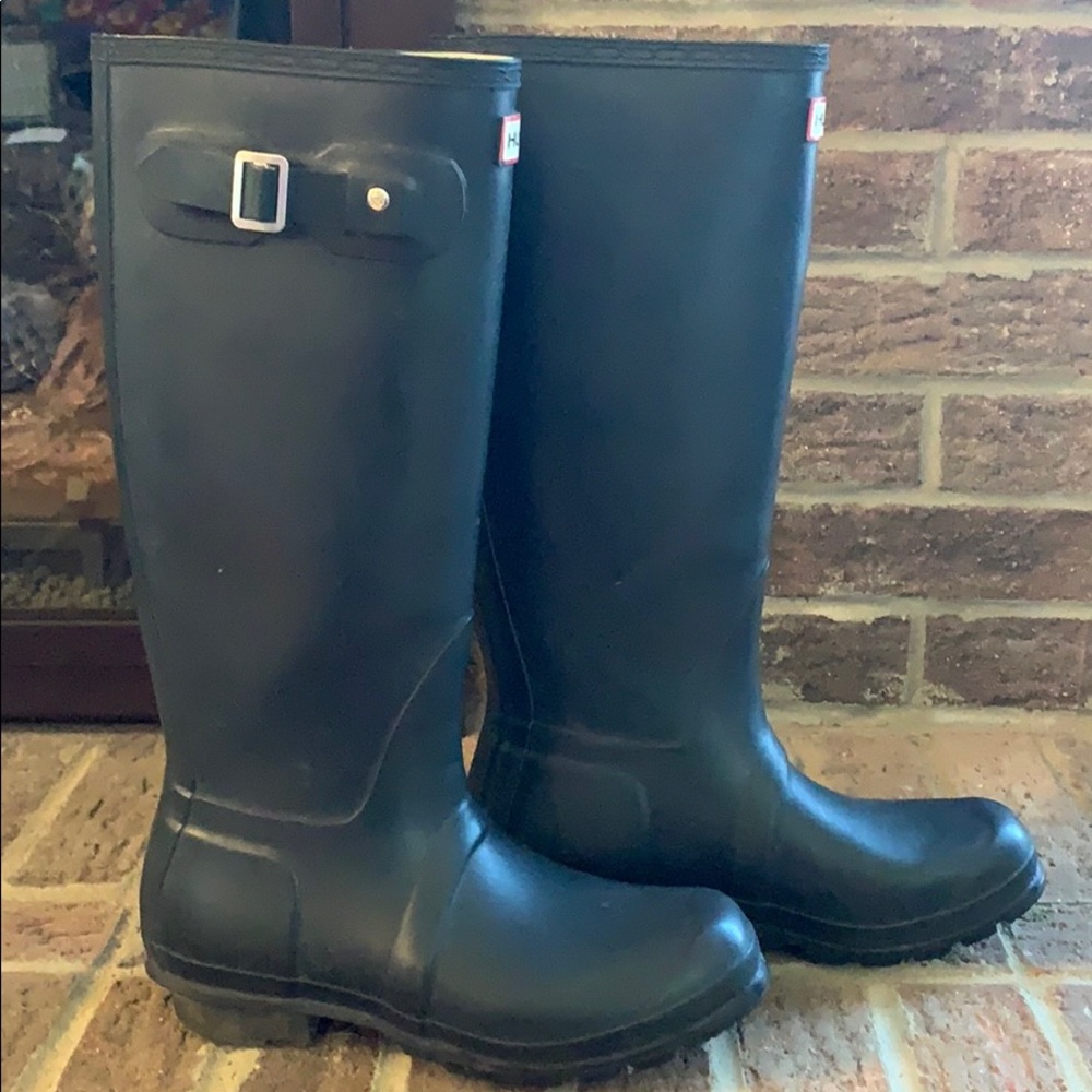 Hunter Rain Boots in Navy Blue
